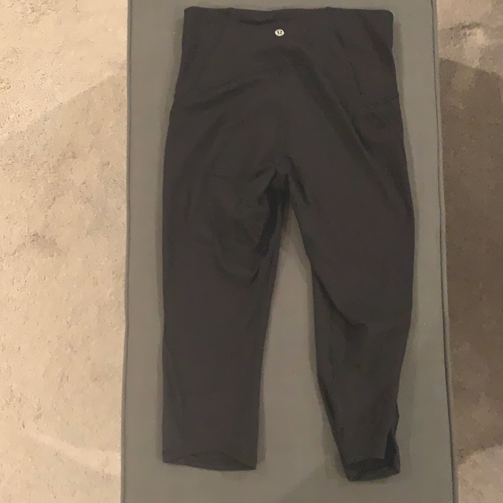 Lululemon cropped black leggings